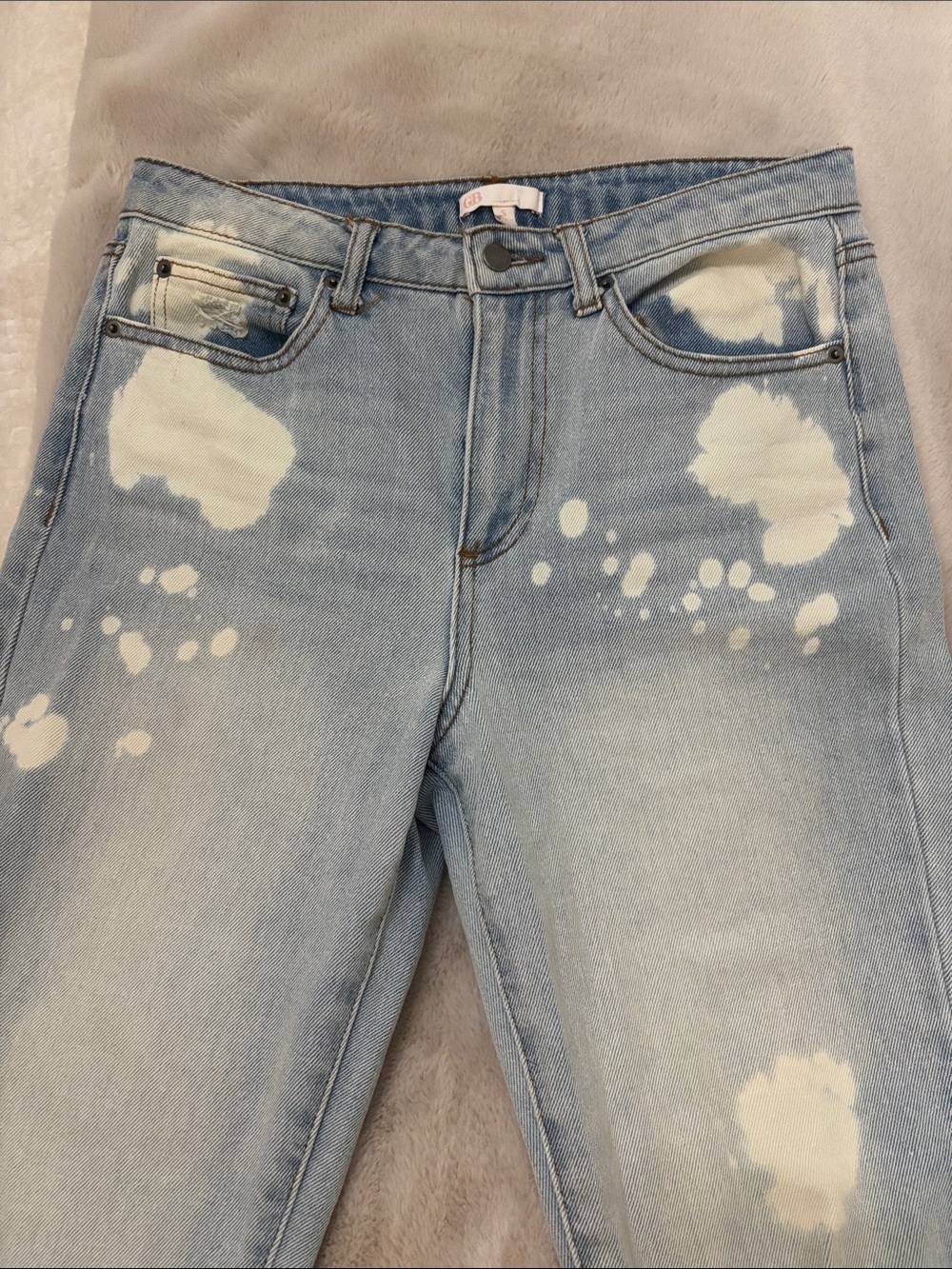 Light Blue Bleach-Splash Women’s Jeans